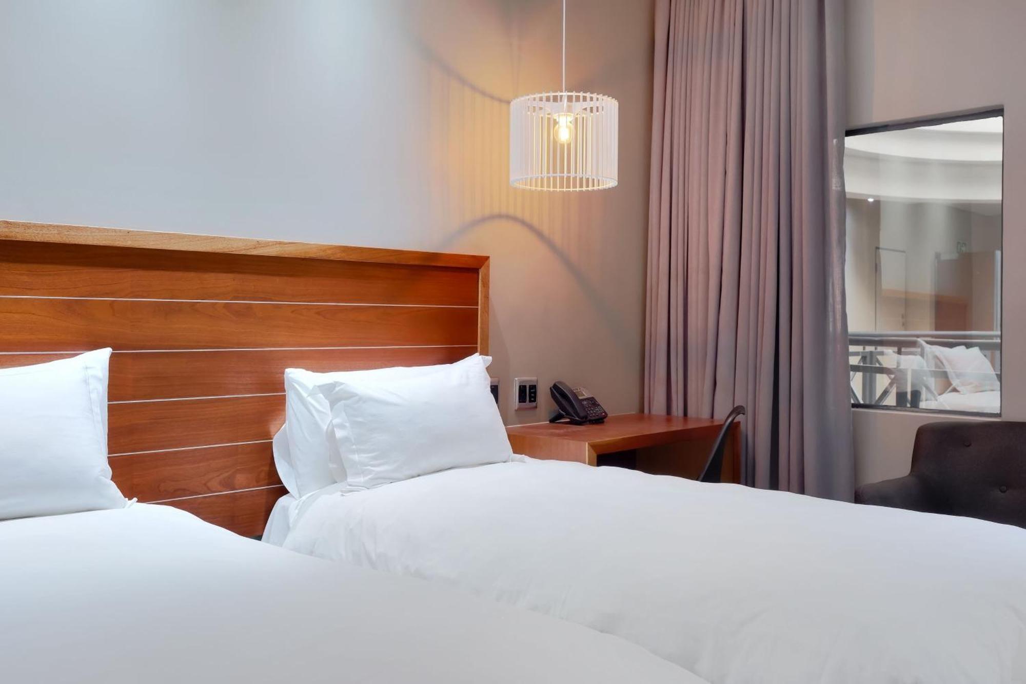 Protea Hotel By Marriott Pretoria Hatfield Rom bilde