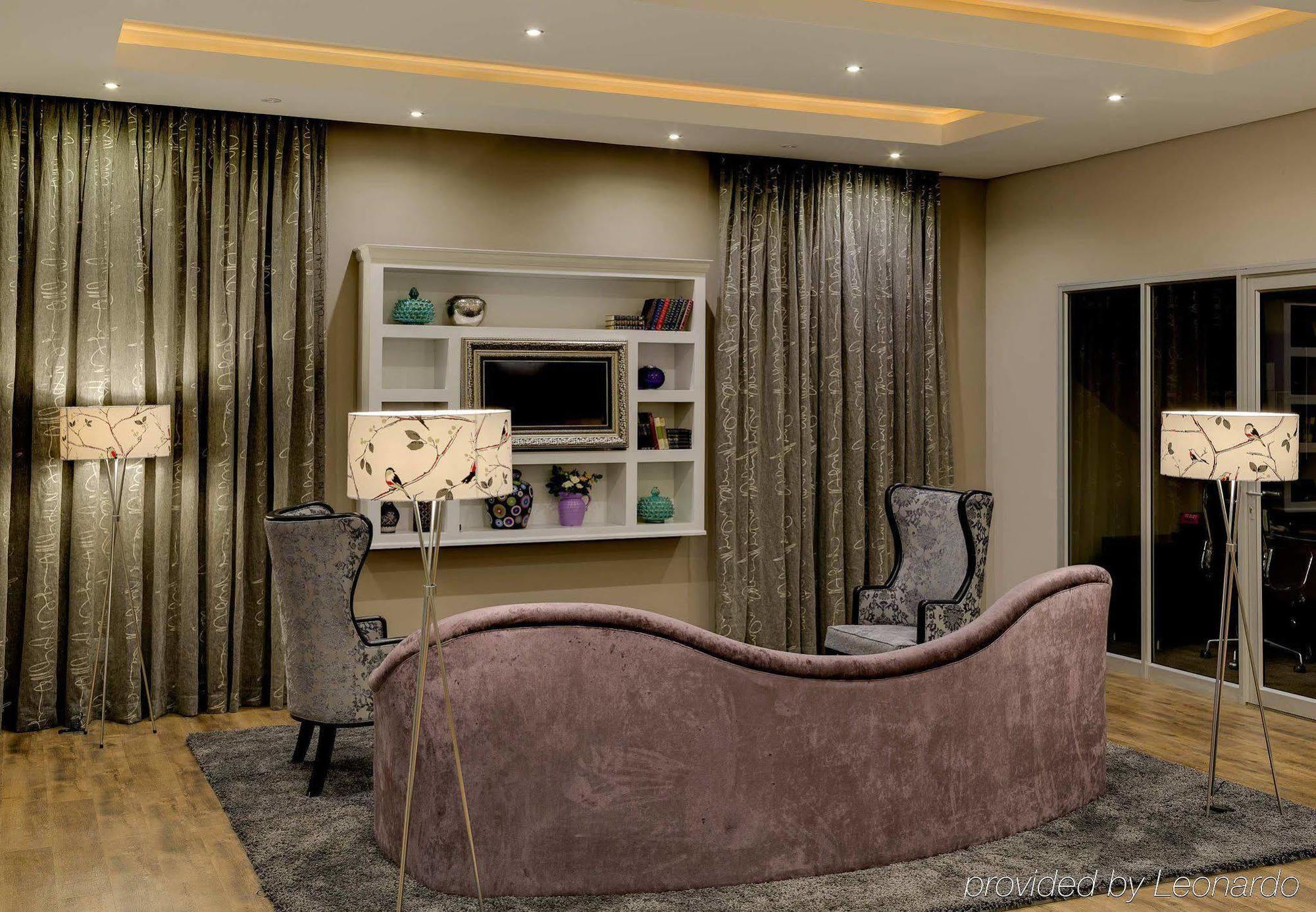 Protea Hotel By Marriott Pretoria Hatfield Eksteriør bilde