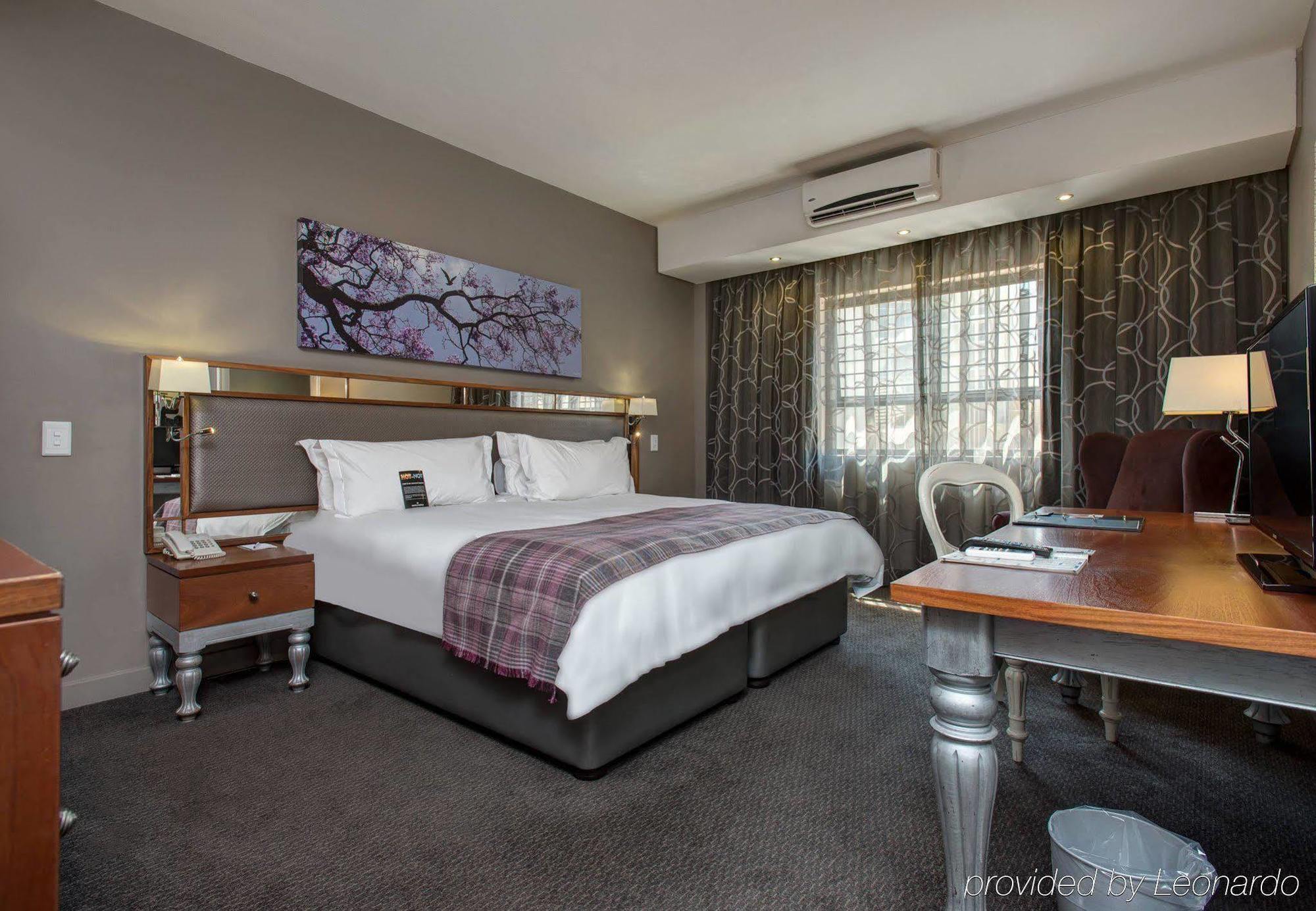 Protea Hotel By Marriott Pretoria Hatfield Eksteriør bilde