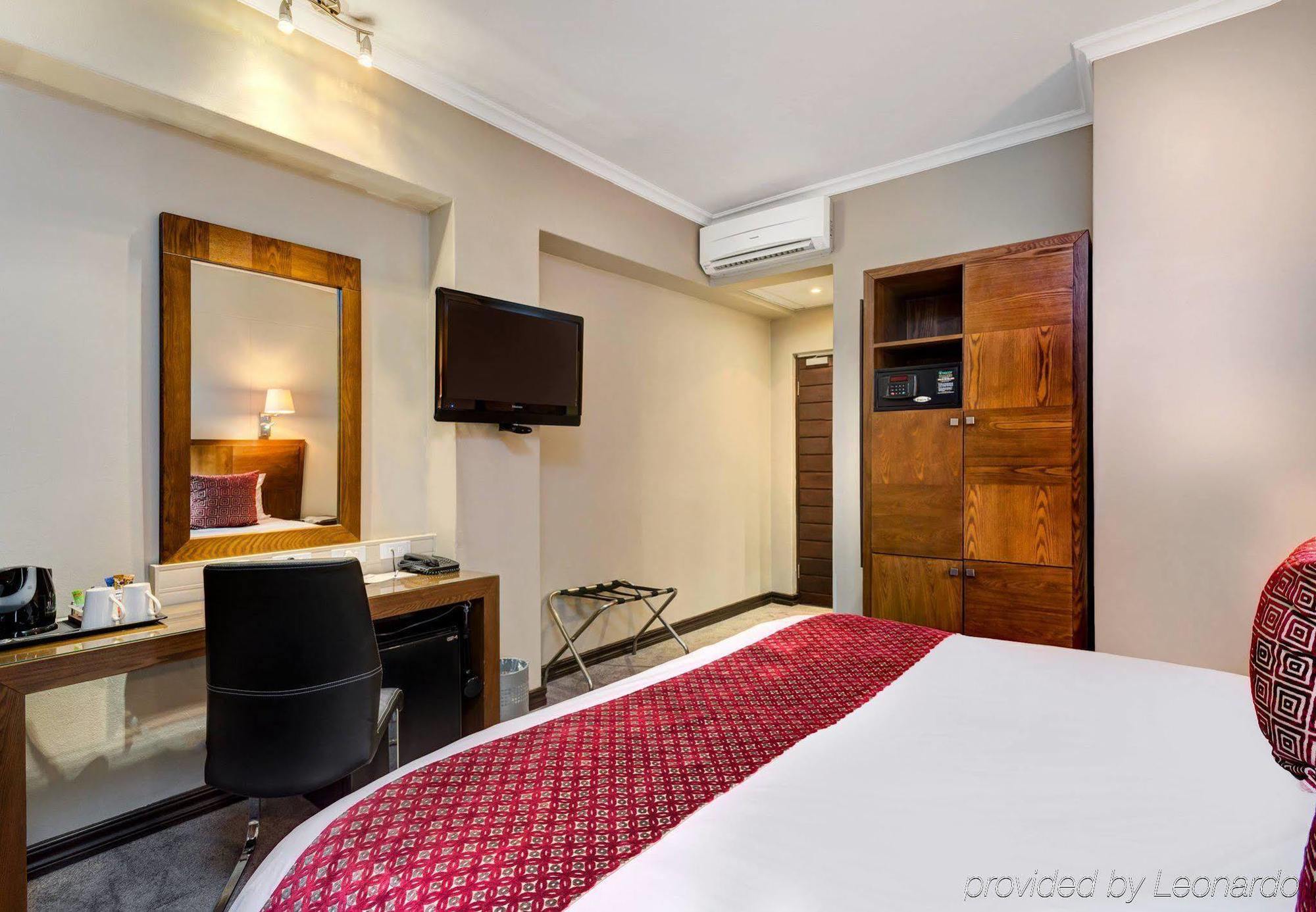 Protea Hotel By Marriott Pretoria Hatfield Eksteriør bilde