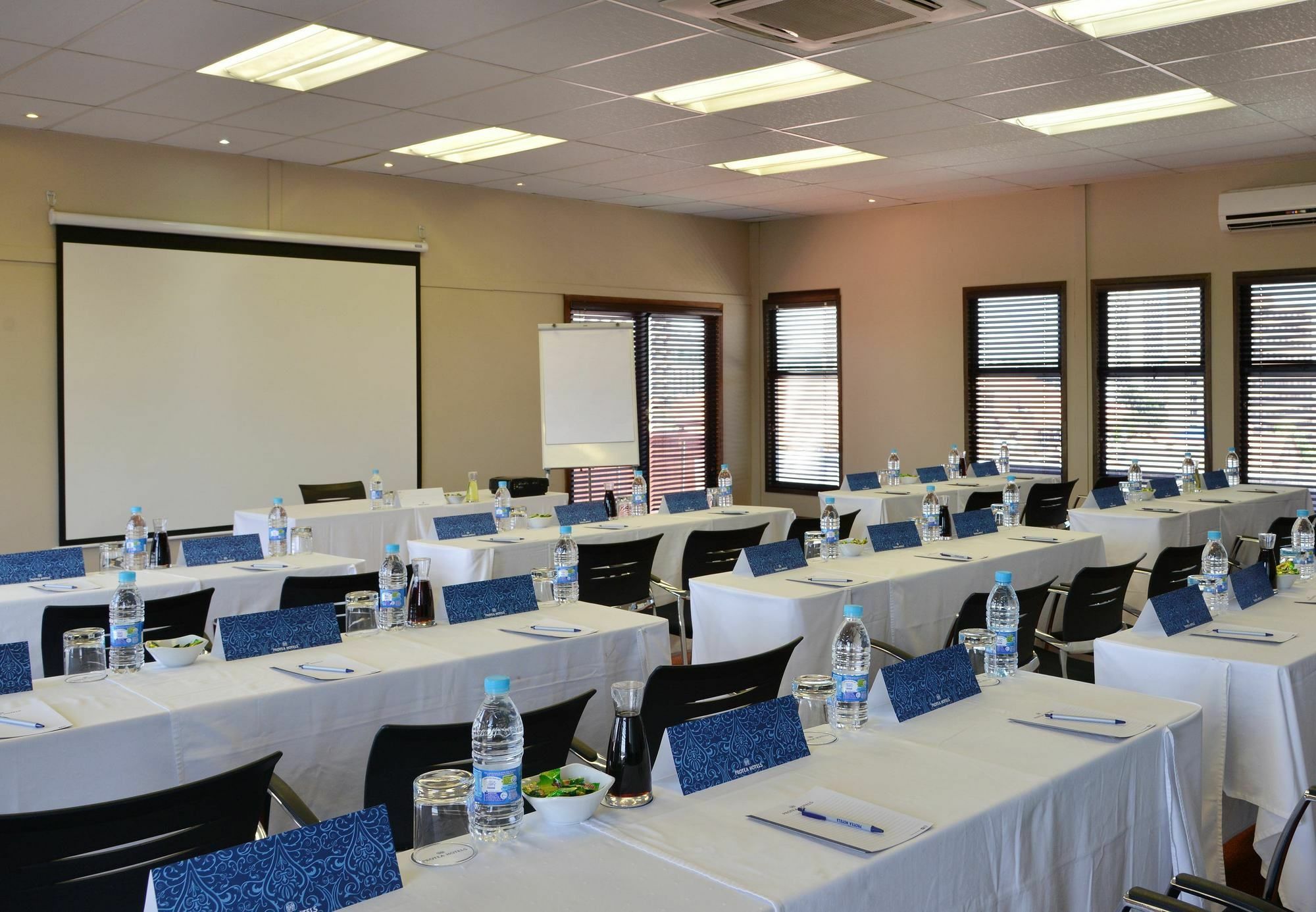 Protea Hotel By Marriott Pretoria Hatfield Eksteriør bilde