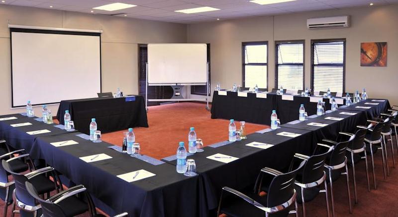 Protea Hotel By Marriott Pretoria Hatfield Eksteriør bilde